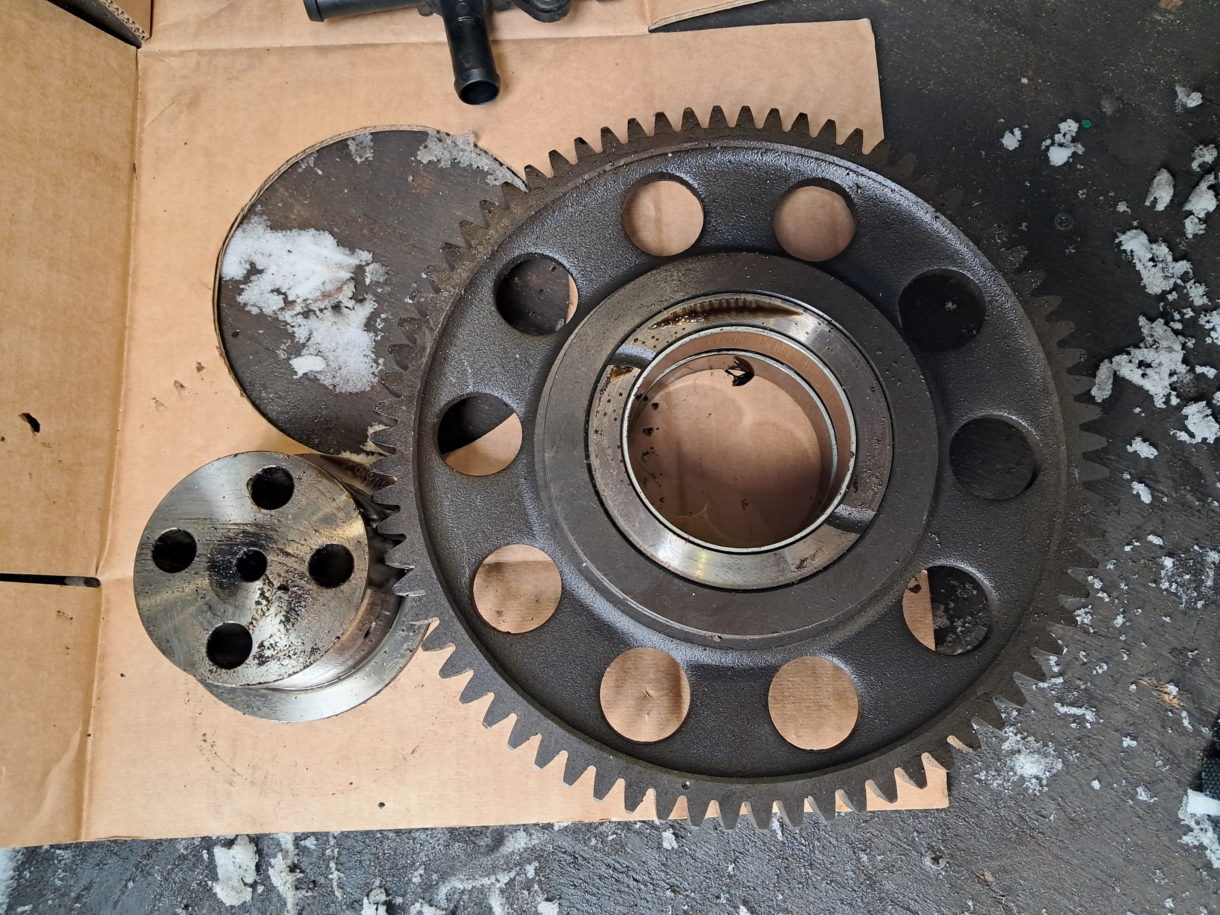 Шестерня промежуточная грм man 2066-2676 большая